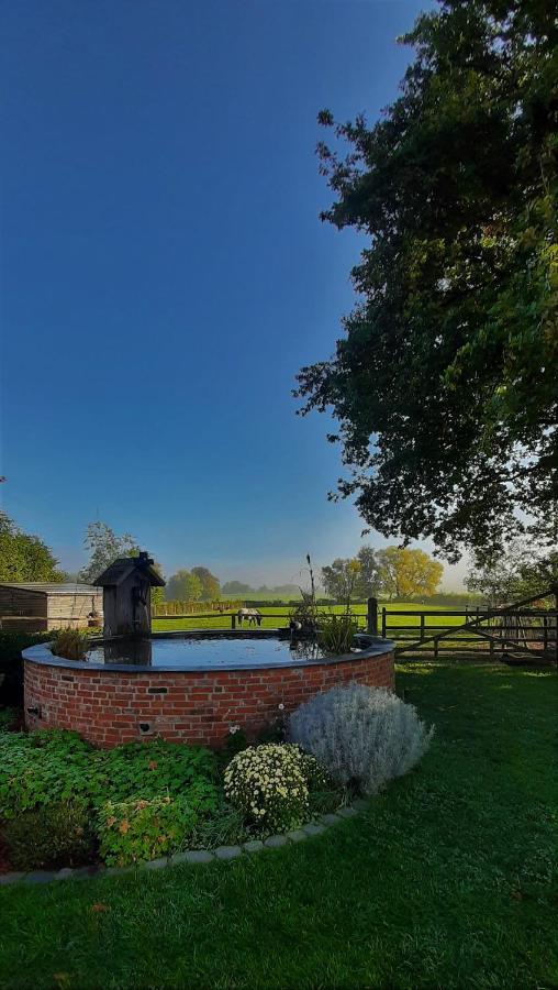 B & B Victors Hof, Met Zwemvijver In Landelijke Setting Lievegem Exterior photo